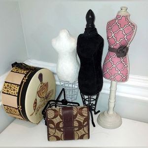 Coach Brown Signature Tri-Fold With Brown Lether Trim NWOT